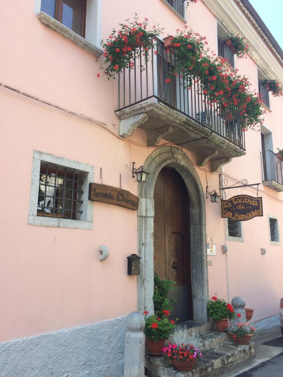 La Locanda Di San Francesco Hotel วิจจาเนลโล ภายนอก รูปภาพ